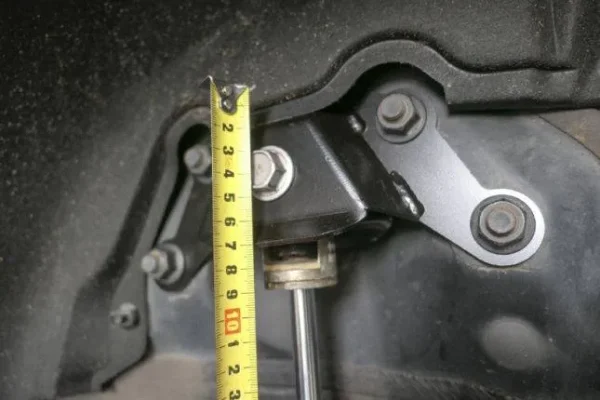 Hardrace - Rear Damper Lift Kit Toyota Alphard - Imagen 2