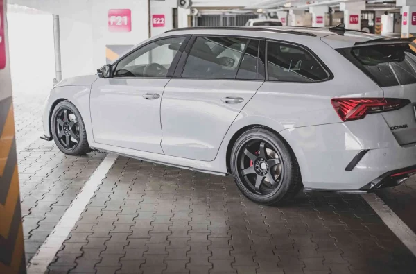 Difusores de faldones laterales V.1 Skoda Octavia RS Mk4 - Imagen 5