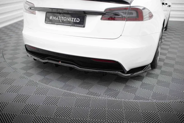 Splitter trasero (con barras verticales) V.1 Tesla Model S Plaid Mk1 Facelift - Imagen 3