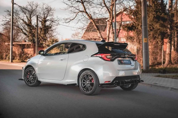 Aletas laterales Toyota GR Yaris Mk4 - Imagen 5