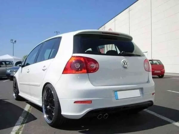FALDÓN TRASERO VW GOLF V R32 (con 1 orificio de escape, para escape GTI)