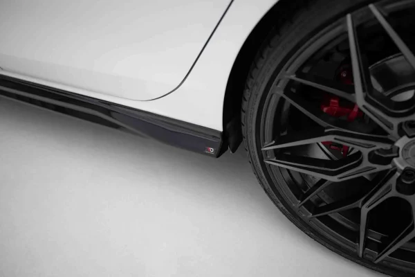 Difusores de faldones laterales V.3 Volkswagen Golf GTI / GTE / GTI Clubsport / GTD / R-Line Mk8 - Imagen 3