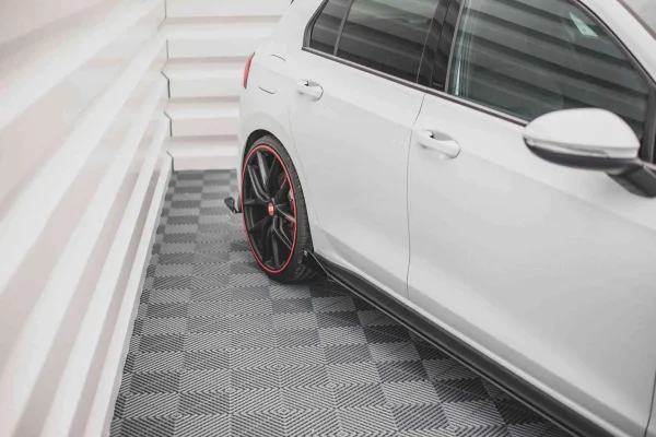 Faldones laterales Volkswagen Golf GTI / GTE / GTI Clubsport / R-Line Mk8 - Imagen 2